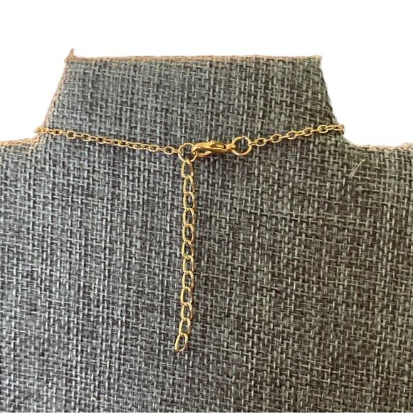 Red Heart Gold Tone Bracelet NEW - Picture 2 of 2